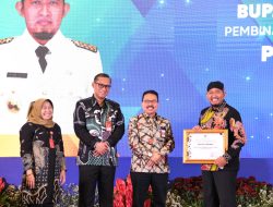 Bupati Sumenep Dinobatkan Sebagai Pembina Kecamatan Terbaik di Jawa Timur