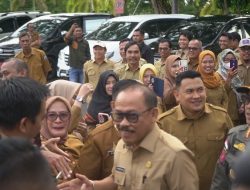 Hari Pertama Masuk Kantor, SDK-Salim Disambut ASN Pemprov Sulbar