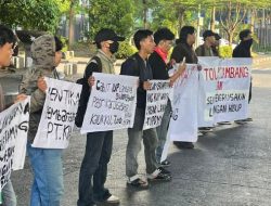 Mahasiswa Sulbar Gelar Aksi di Makassar, Tolak Tambang dan Pengrusakan Lingkungan