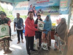 Bulog- Pemprov Sulbar Salurkan Bantuan Pangan Beras SPHP di Kalukku Mamuju