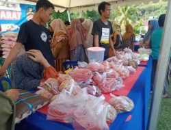 Jaga Stabilisasi Harga Bahan Pokok, Dinas Ketahanan Pangan Sulbar Gelar Pasar Murah di Desa Sumare, Mamuju