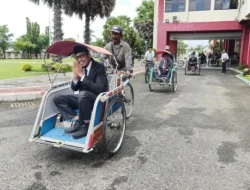 Bupati Sumenep Pimpin Aksi Hemat Energi, Pilih Naik Becak ke Kantor