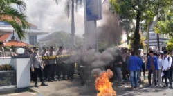 PMII UNIJA Demo BRI Sumenep Menyusul Dugaan Penyimpangan Kredit