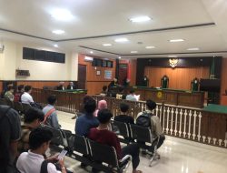 Sidang Perdana Kasus Demonstran Majene: Terdakwa Sebut Dakwaan Jaksa Ganjil