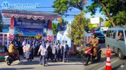 Ironi Dunia Pendidikan, Siswa Terlambat SMPN 1 Wonomulyo Ditempatkan di Bahu Jalan Berbahaya