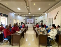 DPMD Sumenep Melakukan Pembinaan Hukum Kepada Kepala Desa