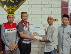 Pertamina Patra Niaga Regional Sulawesi Salurkan Santunan Ke Masjid dan Panti Asuhan di Ujung Tanah