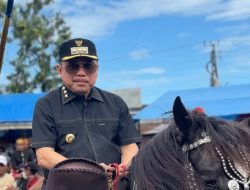 Bupati AST Ikuti Pagelaran Messawe Totamma, Warga Tammerodo Antusias