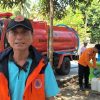 Dukungan Air Bersih Tiba, Ratusan Warga Desa Buku Serbu Mobil Tangki BPBD Polman