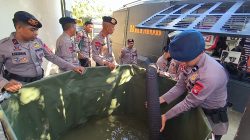 Brimob Sulbar Kerahkan Kendaraan Taktis Distribusi Air Bersih di Pesisir Bajoe