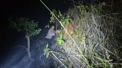 Polsek Tinambung Respon Cepat Kebakaran Lahan di Desa Napo
