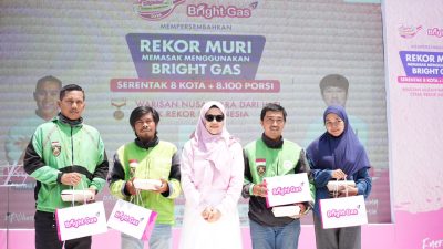 Pertamina Patra Niaga Regional Sulawesi Catat Rekor MURI Memasak Serentak di 8 Kota