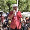 Tinambung, Satu Mobil, dan Kabar yang Terus Bergerak
