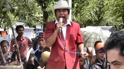 Tinambung, Satu Mobil, dan Kabar yang Terus Bergerak