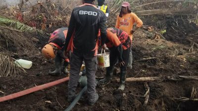Hadapi Krisis Air, 29 Personel Gabungan Berjibaku Padamkan Karhutla di Tommo Mamuju